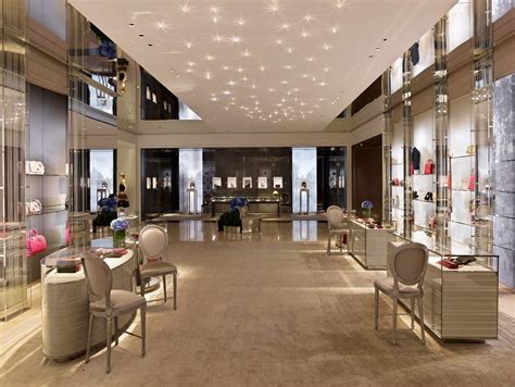 dior store layout.